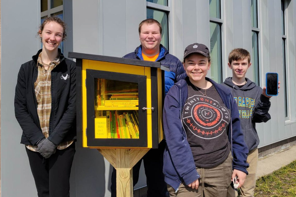 Compact branches pop up outside district elementary schools